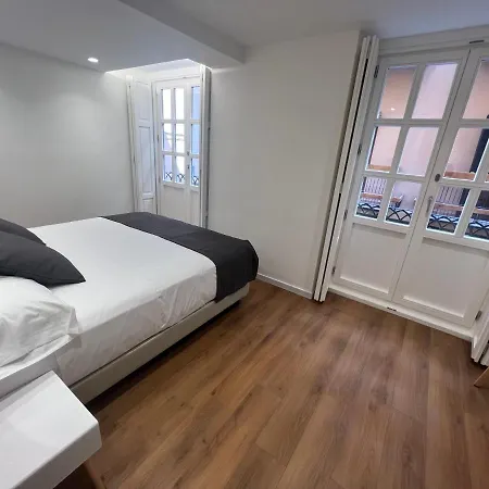 Old Town Flats Casa Del Bisbe Aparthotel